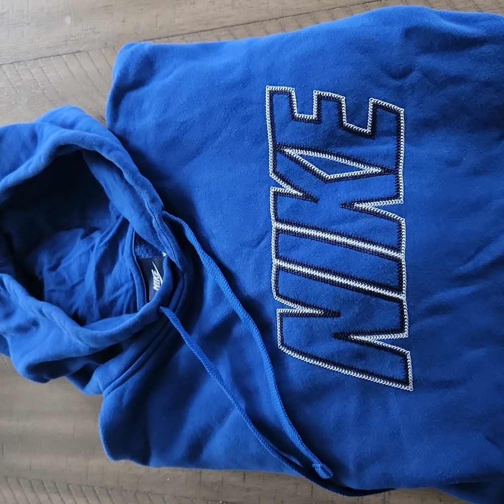 Nike stitched pull over hoodie men's medium